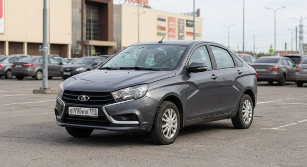 Выкупленная Lada Vesta 2019 года в кредите с просрочками в Санкт-Петербурге.