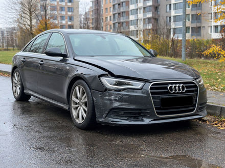 Выкупленный Audi A6 2014 года после ДТП в Санкт-Петербурге